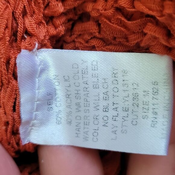 Gray and orange crochet top sz M - Picture 4 of 4
